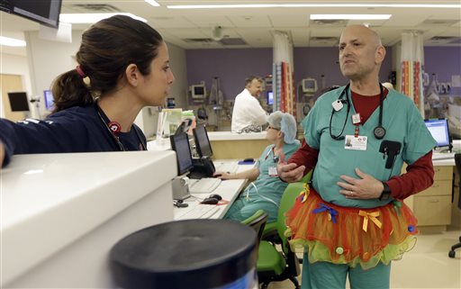 Tutu Tuesday brings smiles to Florida children’s hospital