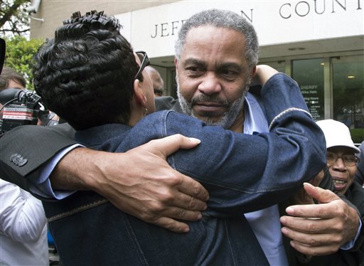 State lacks evidence, frees man after 30 years on death&nbsp;row