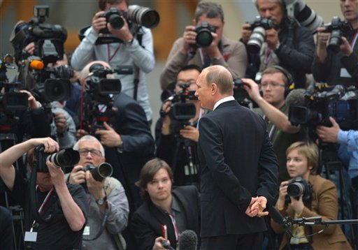 Putin confident on economy, offers to mend ties with&nbsp;West