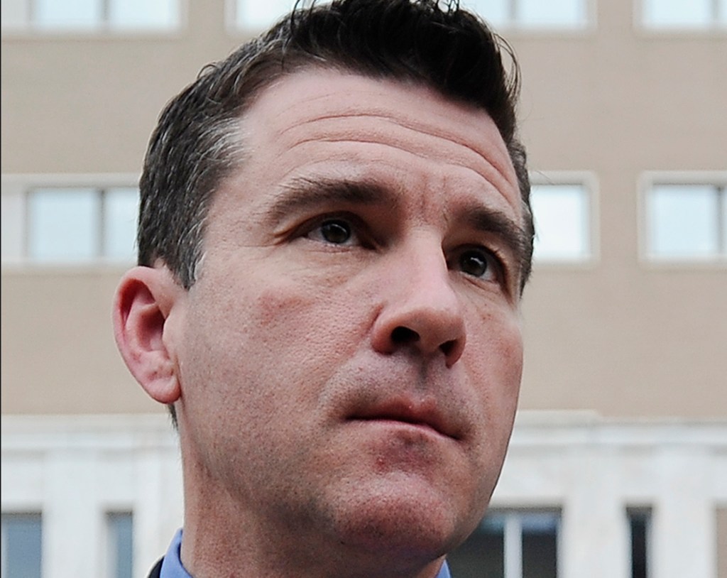 Prosecutor: Convict offered sale of art stolen in 1990&nbsp;heist