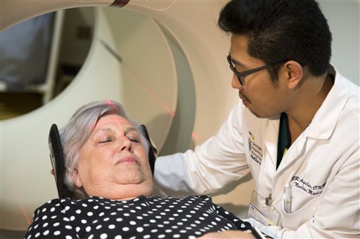 Study peeks into healthy brains to hunt Alzheimer’s culprit