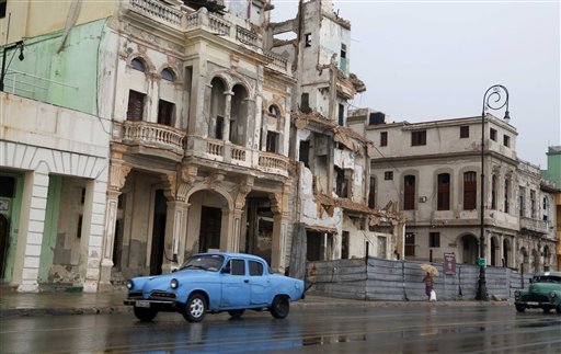 Neighborhoods: Local rhythms and tourist sites in Old&nbsp;Havana