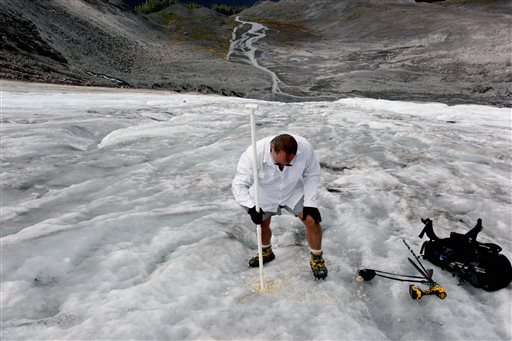 Scientists, tribe study shrinking Washington state&nbsp;glacier