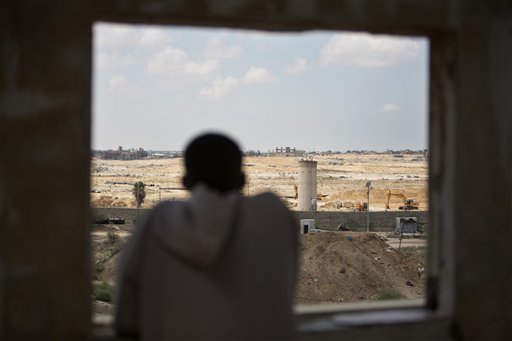 Egypt starts dig on Gaza border to stop smuggling&nbsp;tunnels