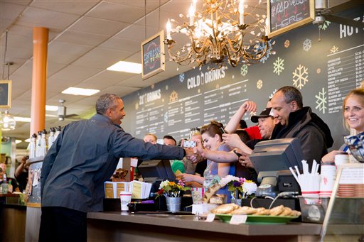 Obama buys out cinnamon rolls at Anchorage&nbsp;cafe