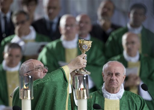 Pope Francis wraps up joyful US visit with big open-air&nbsp;Mass