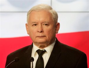 In this Sept. 30, 2015 photo Former Polish prime minister Jaroslaw Kaczynski speaks at a news conference in Warsaw, Poland. Kaczynski shocked some in Poland when he said Tuesday, Oct. 13, 2015, that migrants who have arrived recently in Europe are carrying diseases that could hurt the local populations. Some of his left-wing opponents said his language is racist and reminded them of the scare tactics used against Jews in Nazi Germany. (AP Photo/Czarek Sokolowski)