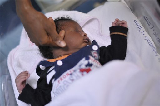 Los Angeles doctor delivers baby on flight from&nbsp;Taiwan