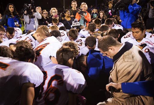 Praying coach’s suspension opens split on religion in&nbsp;school