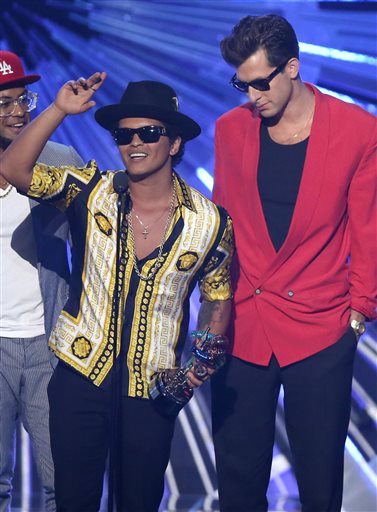 The Weeknd, ‘Uptown Funk’ duo lead Soul Train&nbsp;nominations