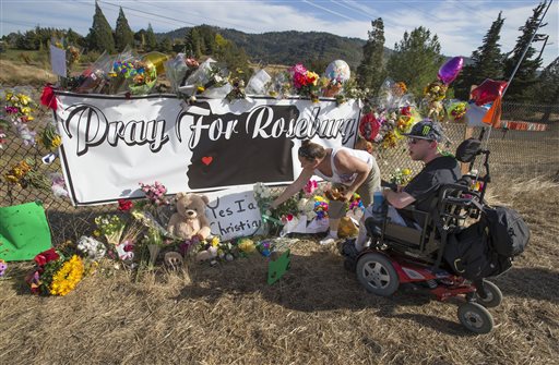 Mother-son bond over guns links Oregon, Connecticut&nbsp;slayings