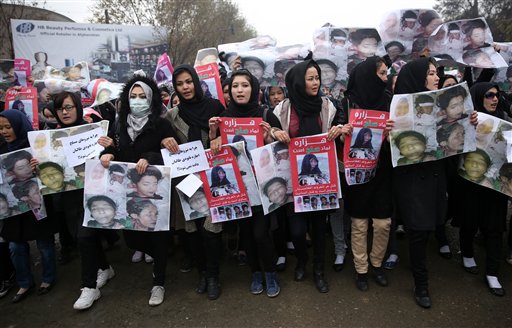 Thousands of Afghans march, demand justice for slain&nbsp;Shiites