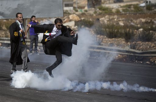 Palestinian lawyer talks about viral photo of tear gas&nbsp;kick