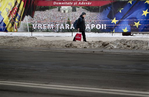 Romania offers Moldova aid to keep it solvent, and with&nbsp;West