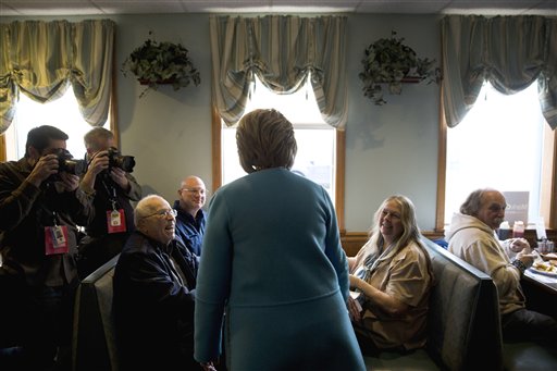 Clinton’s donors trade buck-raising for door-knocking in&nbsp;NH