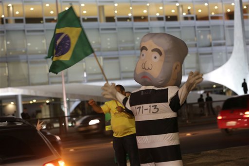 Crowds cheer Brazil’s Silva after being grilled by&nbsp;police