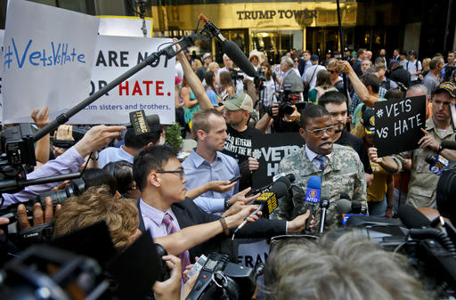 Big Trump checks to vets groups sent on day of media&nbsp;report