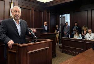 Singer Chris Brown's attorney Mark Geragos talks to the media during a news conference on Friday, Sept. 2, 2016 in downtown Los Angeles. Geragos insisted that no guns or drugs were found in the singer's home when it was searched by police in response to a report he pointed a gun at a woman. (AP Photo/Richard Vogel)