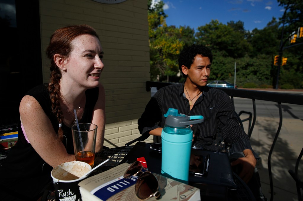 Clinton struggling to win over the young voters she&nbsp;needs