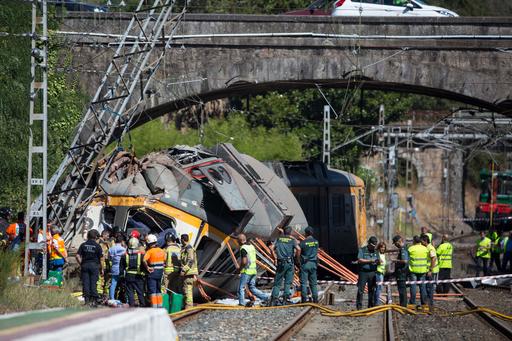 Passenger train derails in Spain, killing at least&nbsp;4