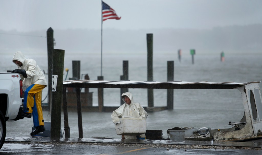 Hermine kills 2, ruins beach weekends in northward&nbsp;march