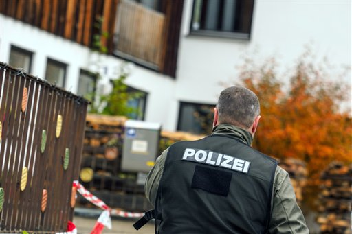 Germany: 4 police wounded in raid on anti-gov’t extremist