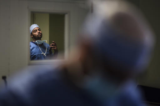 APTOPIX Puerto Rico Doctor Shortage