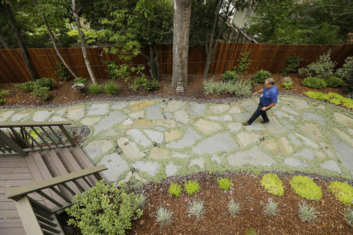 In California, a $350 million social experiment over&nbsp;lawns
