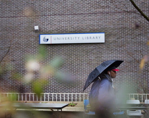 Study: Struggling college students get a hand to&nbsp;graduate