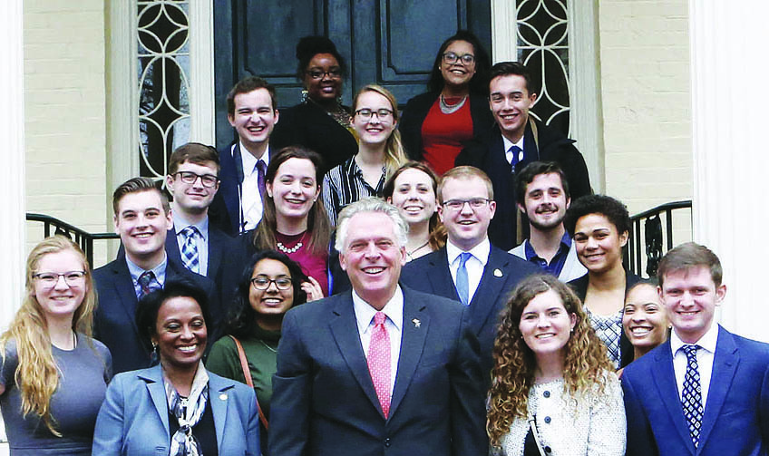 Governor hosts luncheon for college&nbsp;journalists
