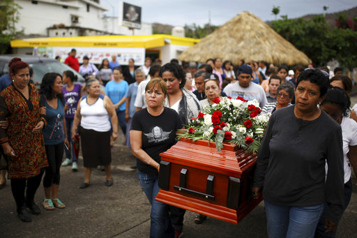 Mexican official: 250 skulls found in clandestine&nbsp;graves