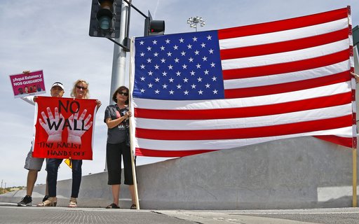 During border visit, Sessions outlines immigration&nbsp;plan