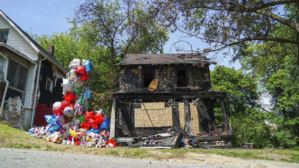 Neighbor charged in Ohio fire that killed 5 kids, 2&nbsp;adults