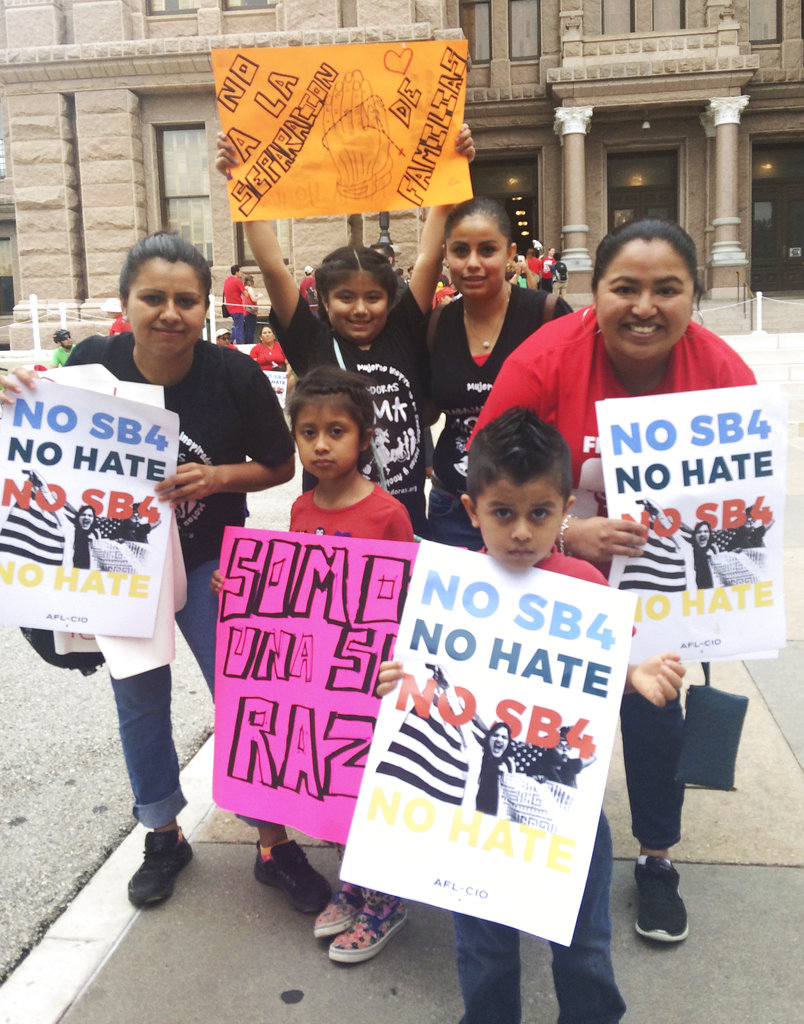 Opponents of Texas immigration disrupt legislative&nbsp;session