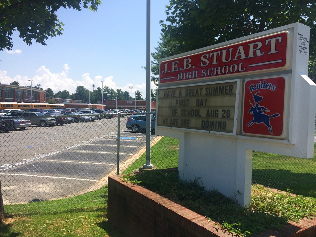 Public schools grappling with Confederate names,&nbsp;images