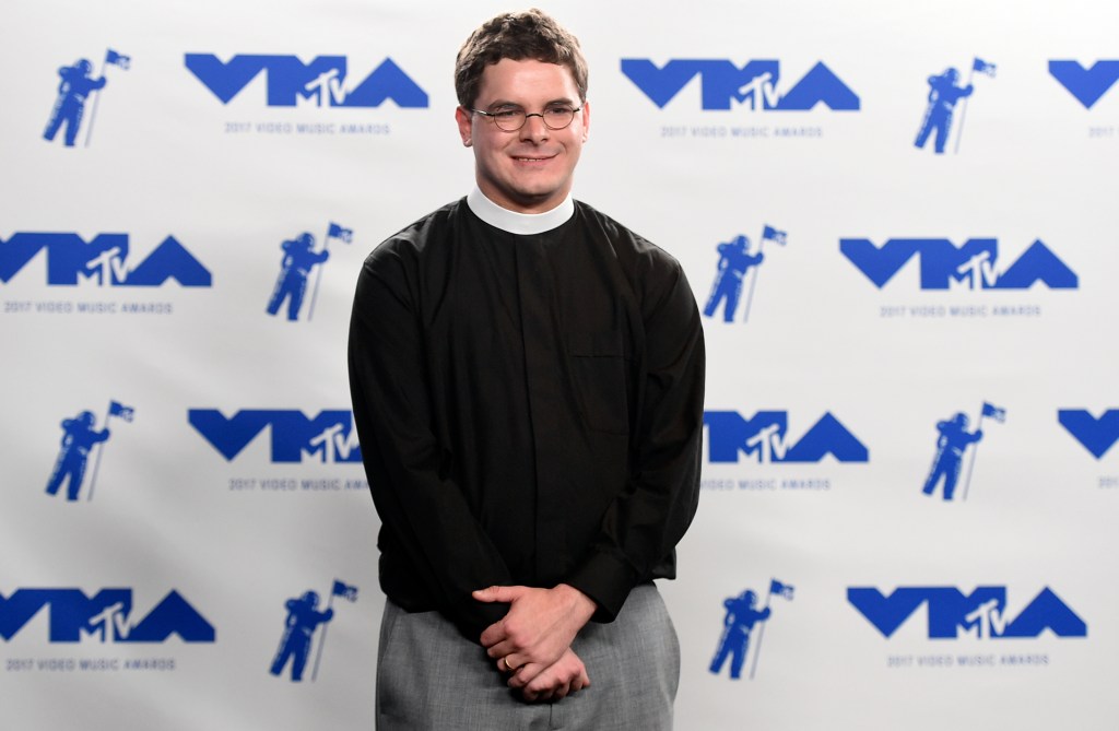 Lee descendant resigns as pastor over racial justice&nbsp;comment