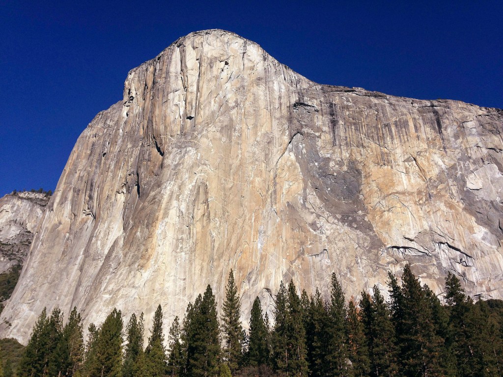 The Latest: Deadly rockfall at Yosemite was size of&nbsp;building