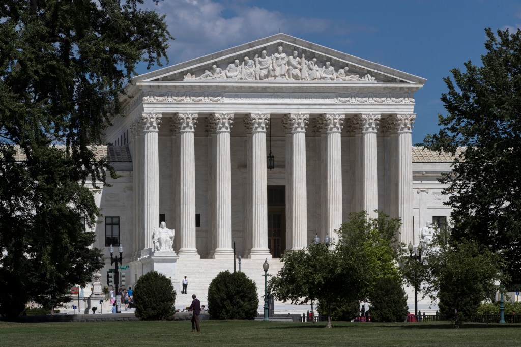 Businesses ask Supreme Court to take gay rights&nbsp;case