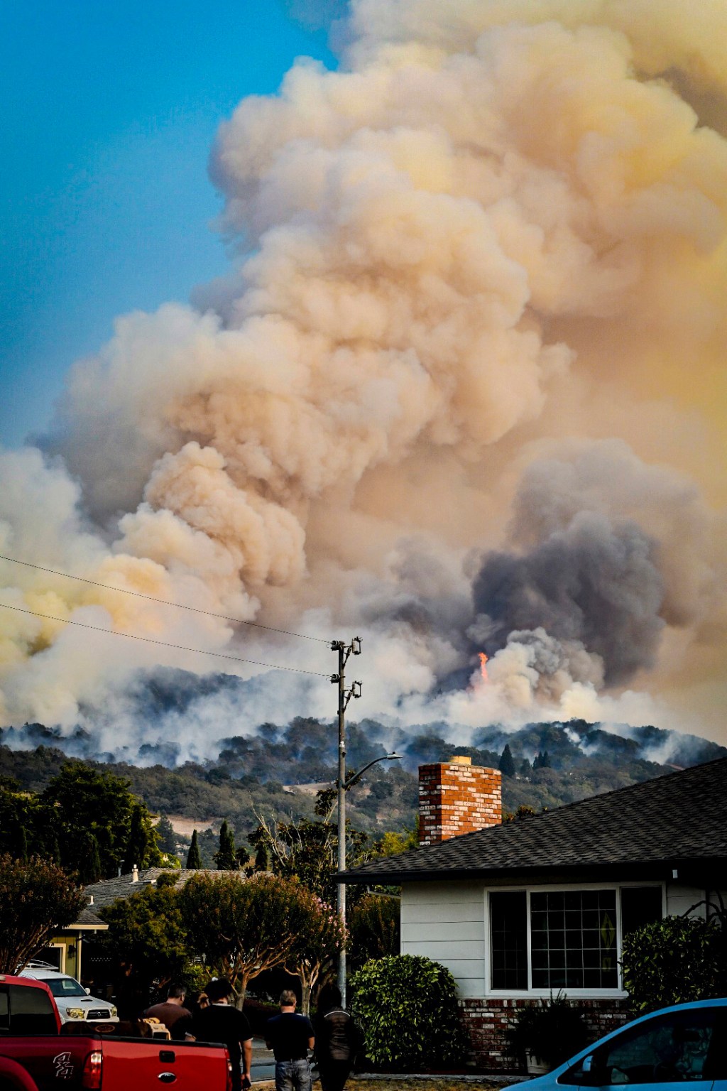 Searchers look for bodies in California’s charred&nbsp;ruins