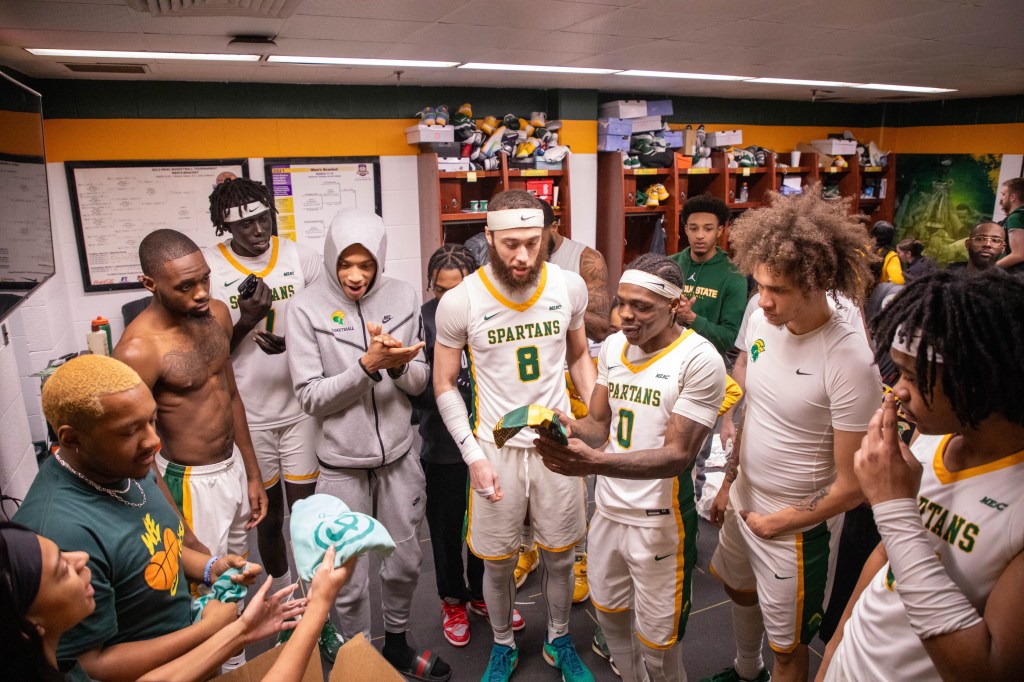 Norfolk State Mens Basketball team receives a gift from&nbsp;SGA